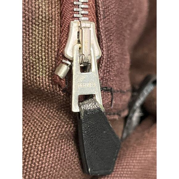 Hermès Fourre Tout Messenger Bag Burgundy and Black Canvas Crossbody - Picture 6 of 16